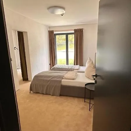 אכסניה The Alpine No 7 *